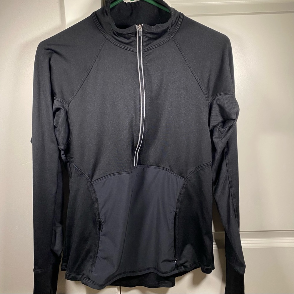 Athleta 1/2 Zip Pullover Black Mesh Neck Inset Size small athletic top
